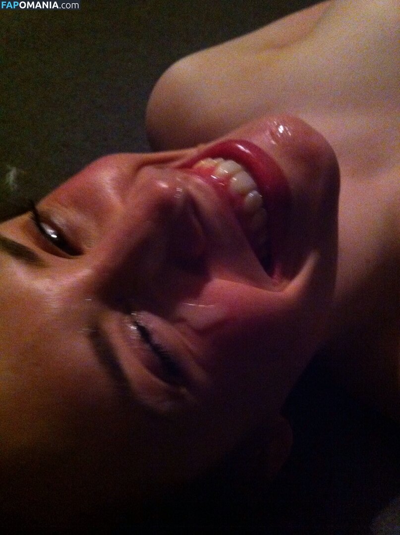 Rose Setten Naken Läckta Foto #45