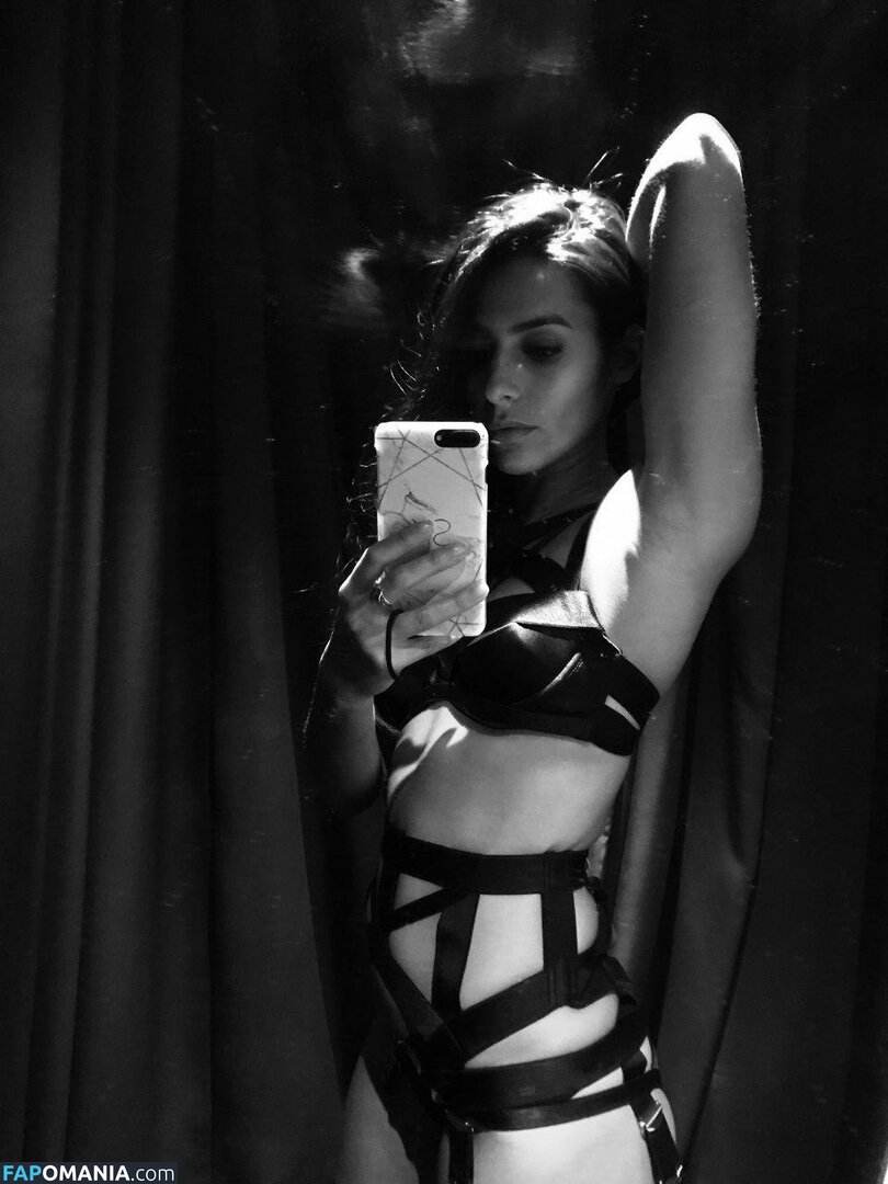 Sair Khan Naken Läckta Foto #1