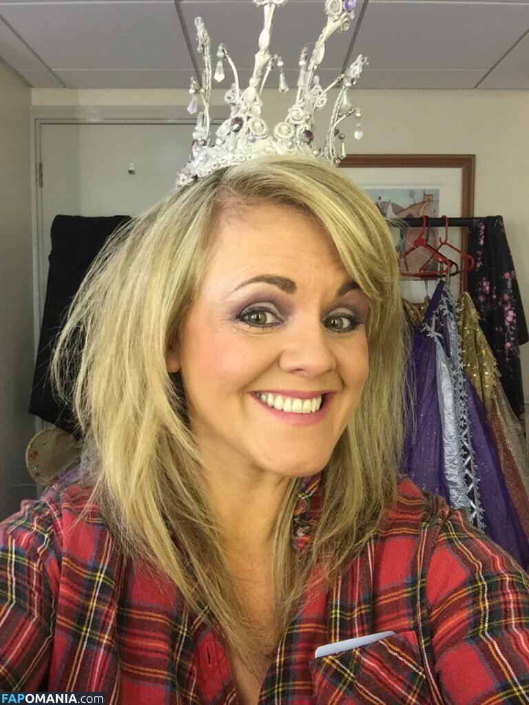 Sally Lindsay Naken Läckta Foto #1