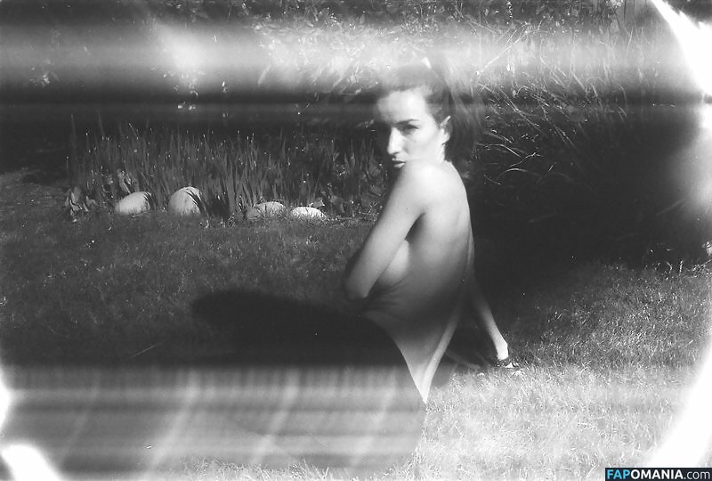 Salome Stevenin Naken Läckta Foto #4