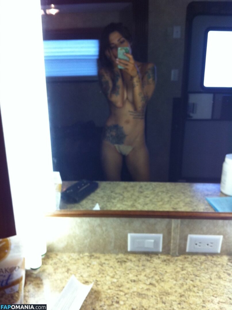 Sarah Sahi Naken Läckta Foto #2