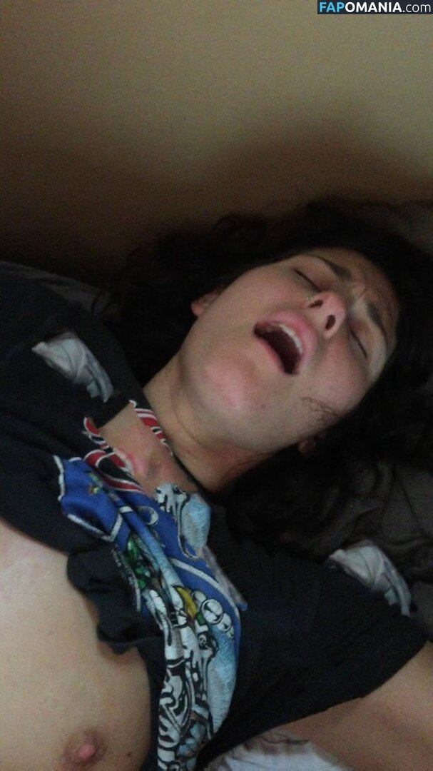 Scout Taylor Compton Naken Läckta Foto #71
