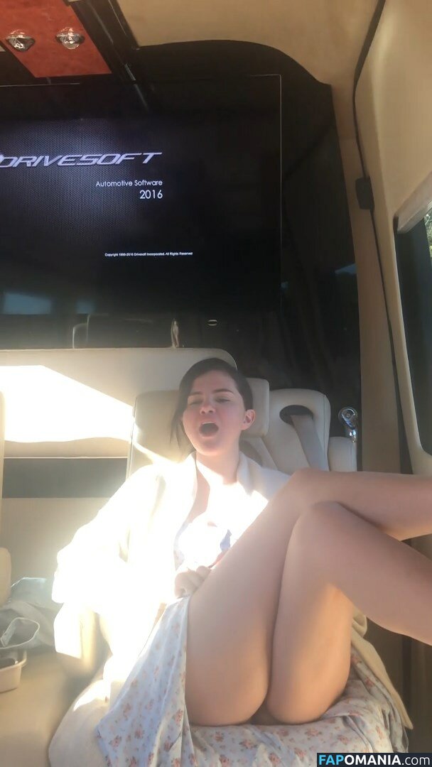 Selena Gomez Naken Läckta Foto #30