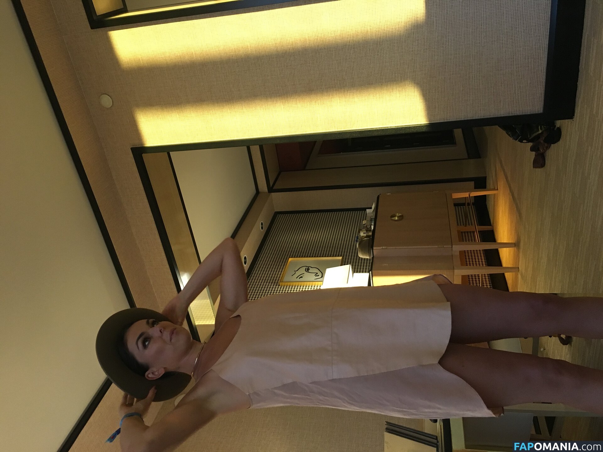 Serinda Swan Naken Läckta Foto #38