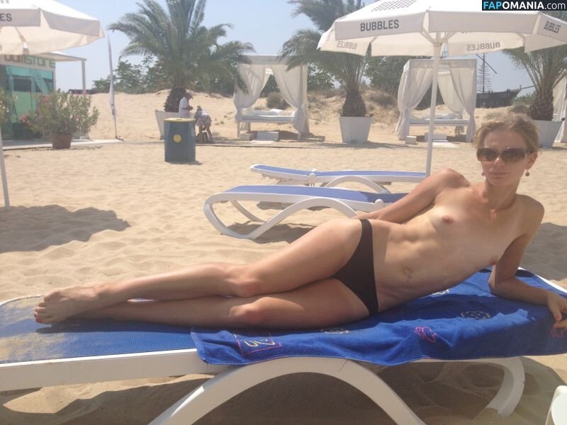 Sesil Karatantcheva Naken Läckta Foto #13