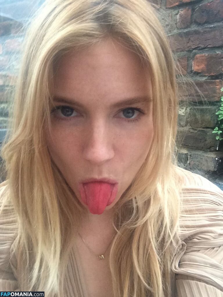 Sienna Miller Naken Läckta Foto #23