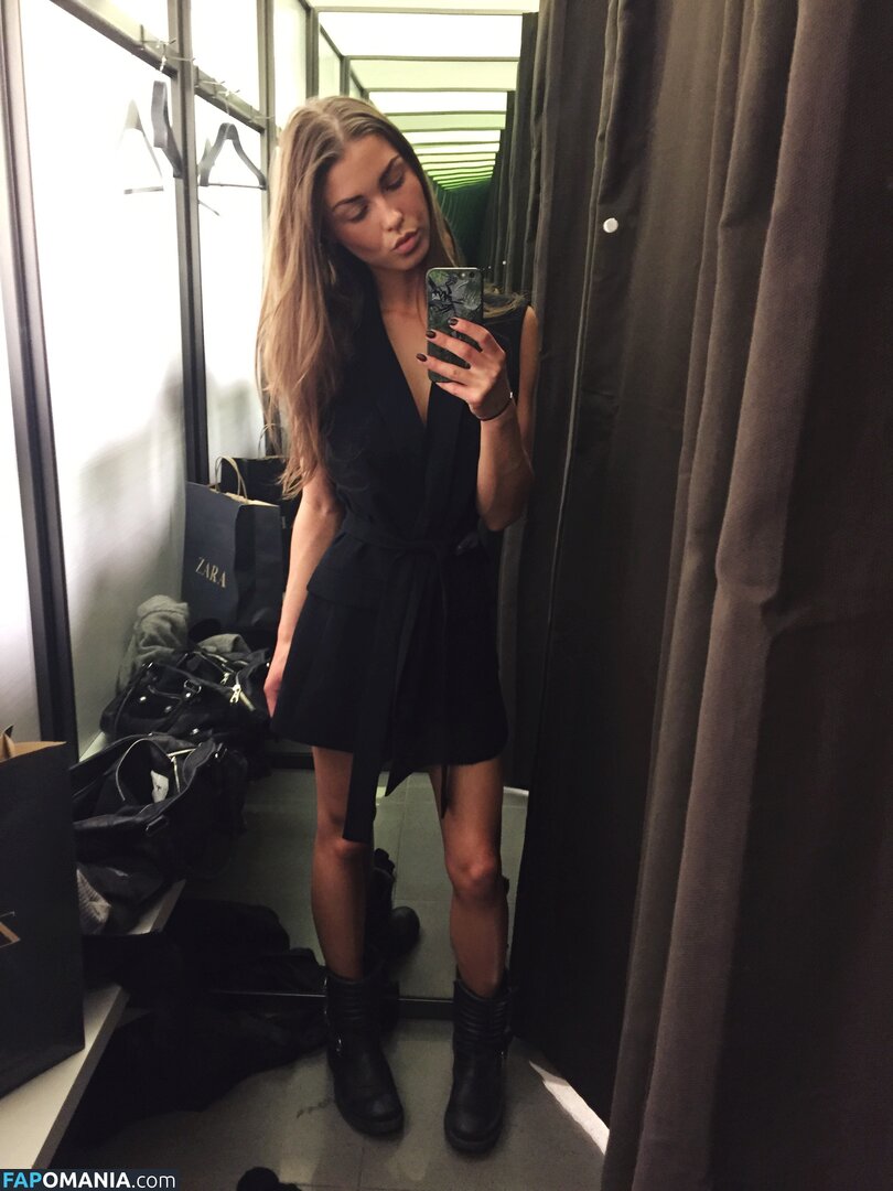 Sophia Roe Naken Läckta Foto #26