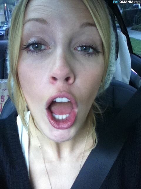 Suki Waterhouse Naken Läckta Foto #26