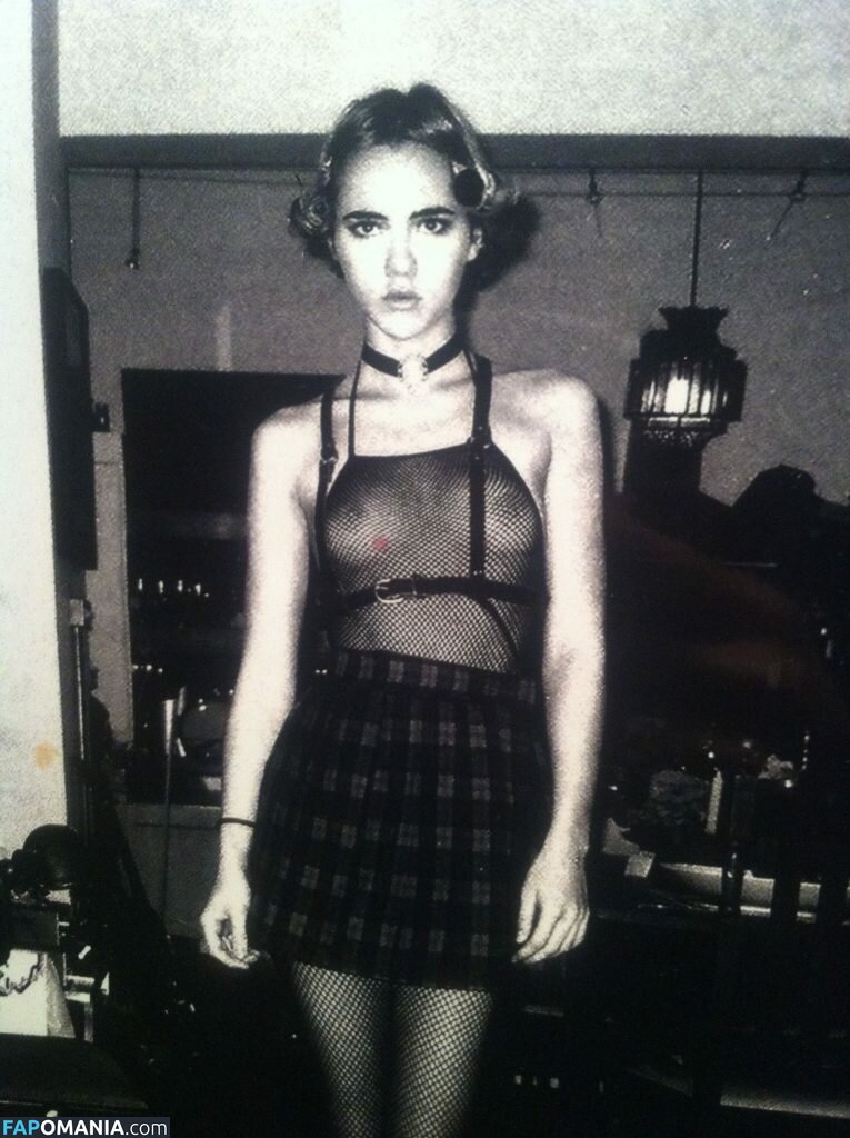 Suki Waterhouse Naken Läckta Foto #41