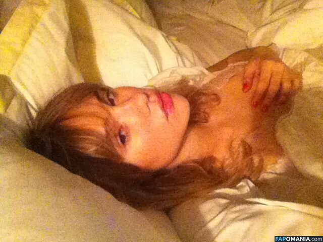 Suki Waterhouse Naken Läckta Foto #51