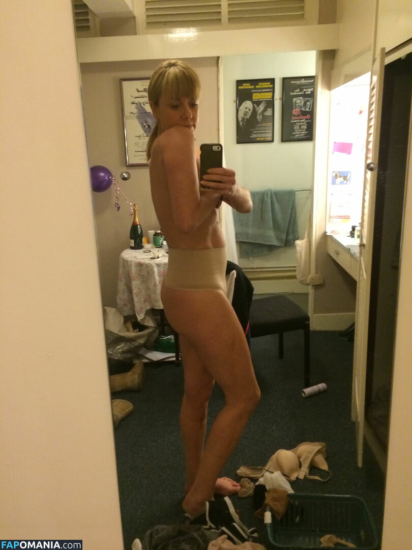 Tamzin Outhwaite Naken Läckta Foto #9