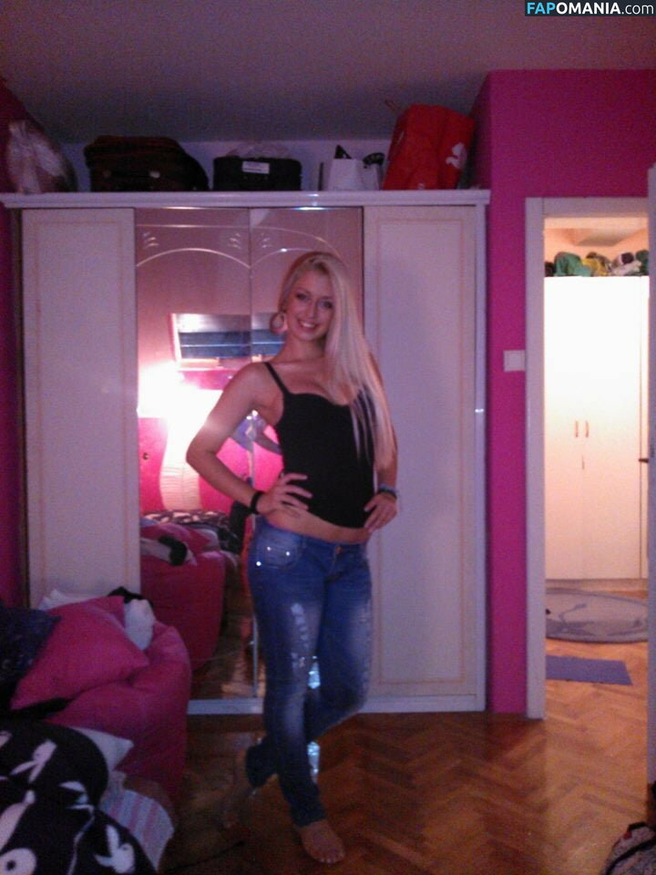 Tea Tairovic Naken Läckta Foto #1