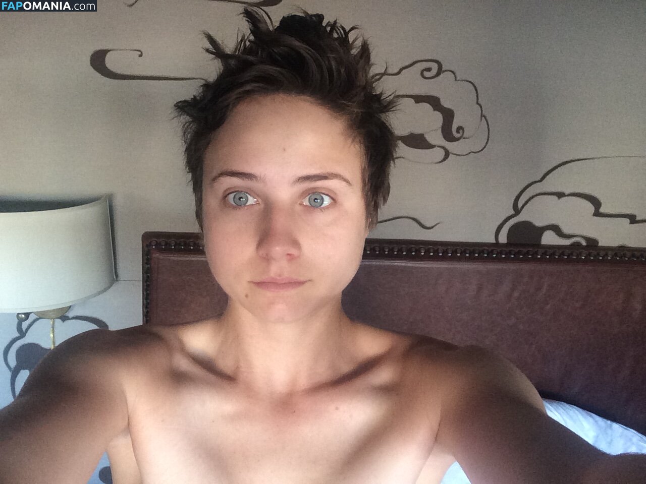 Tessa James Naken Läckta Foto #7
