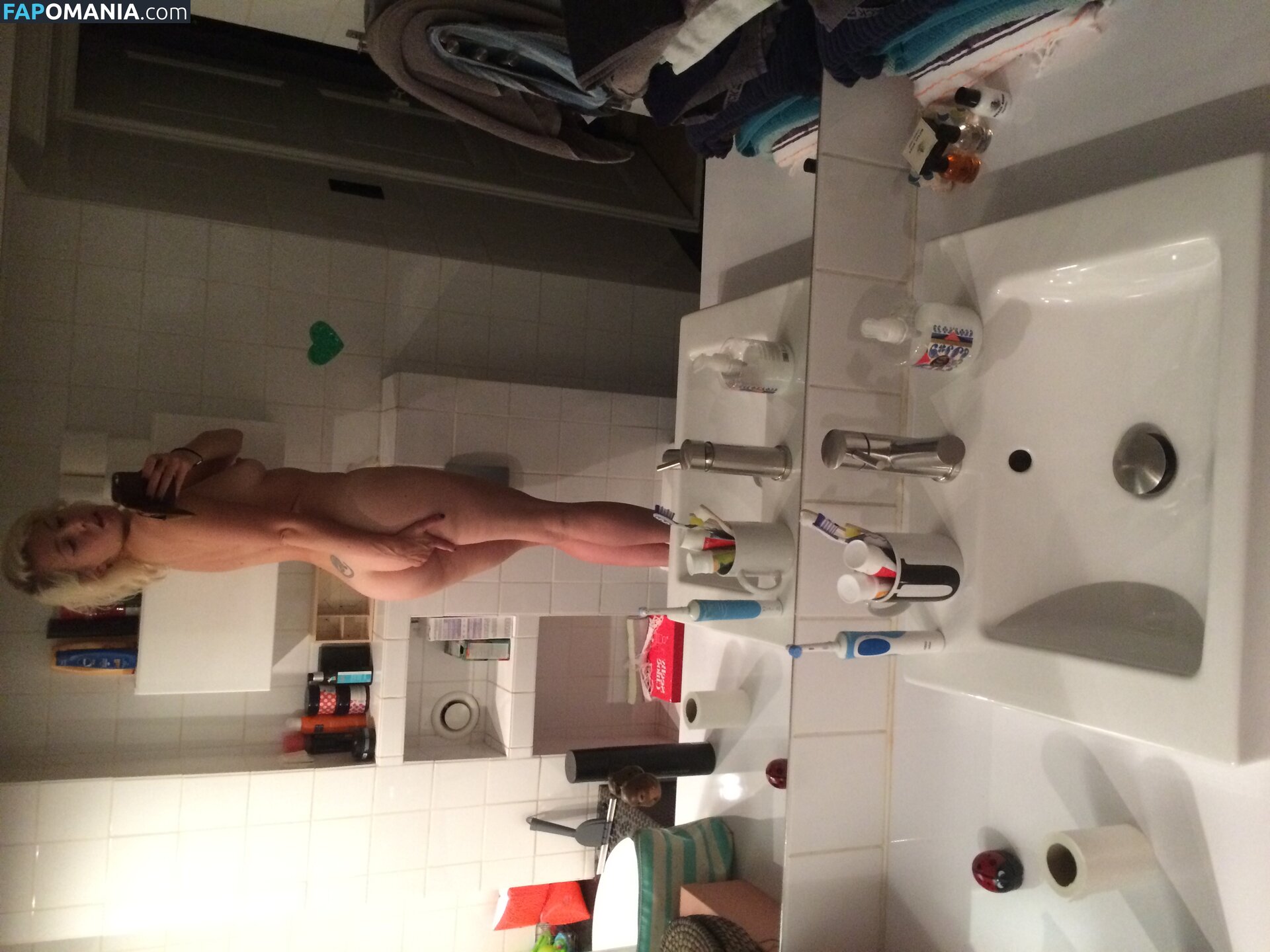 Veronica Maggio Naken Läckta Foto #9