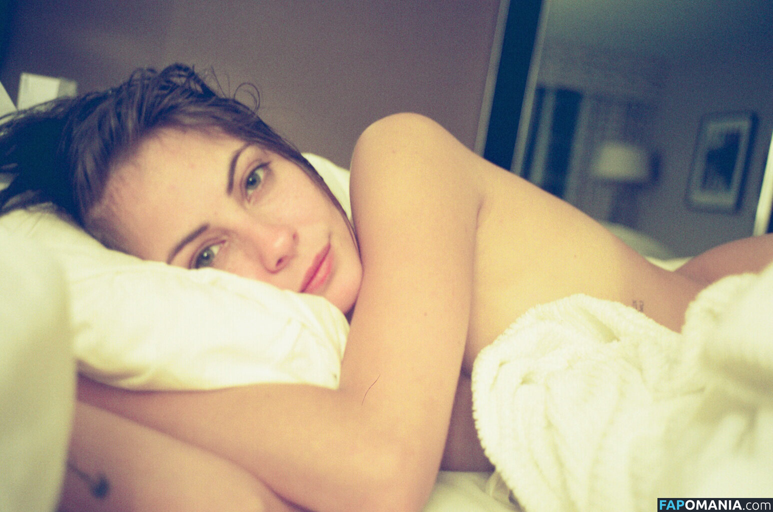 Willa Holland Naken Läckta Foto #27