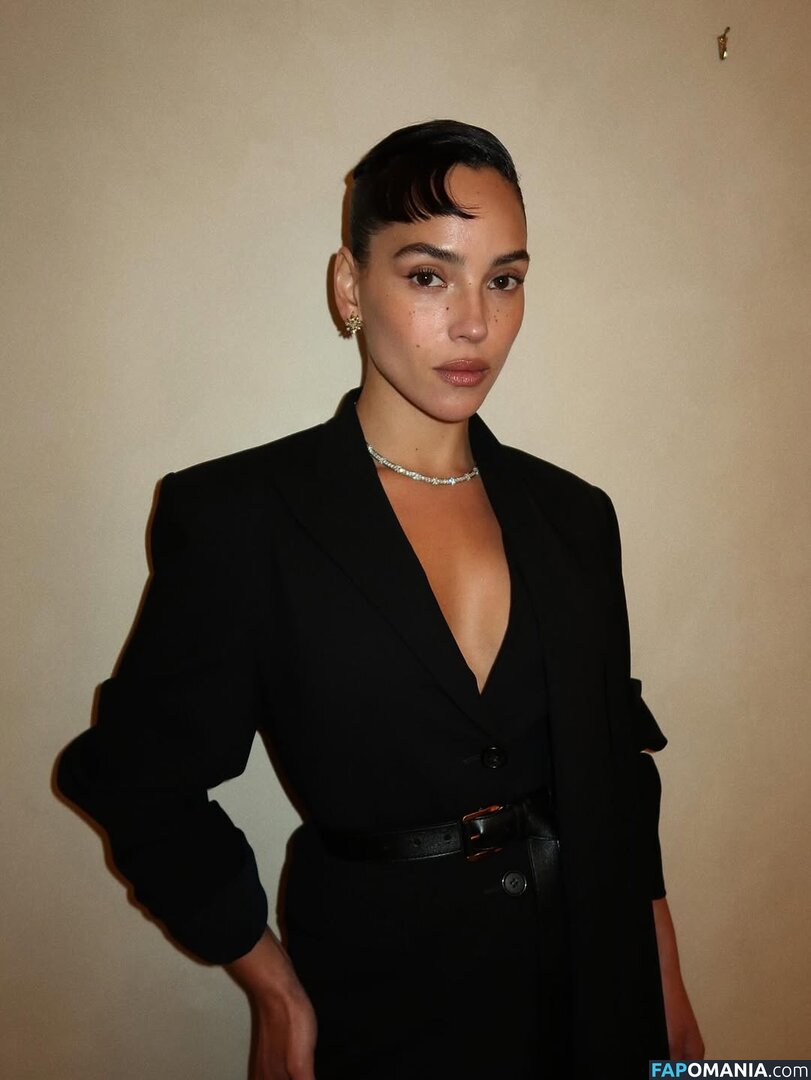 Adria Arjona / adriaarjona Naken OnlyFans  Läckta Foto #4