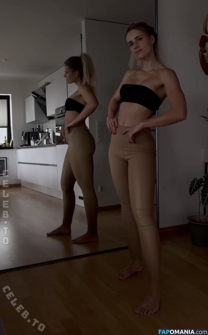 Adrienne Koleszar / adrienne_koleszar Naken OnlyFans  Läckta Foto #2