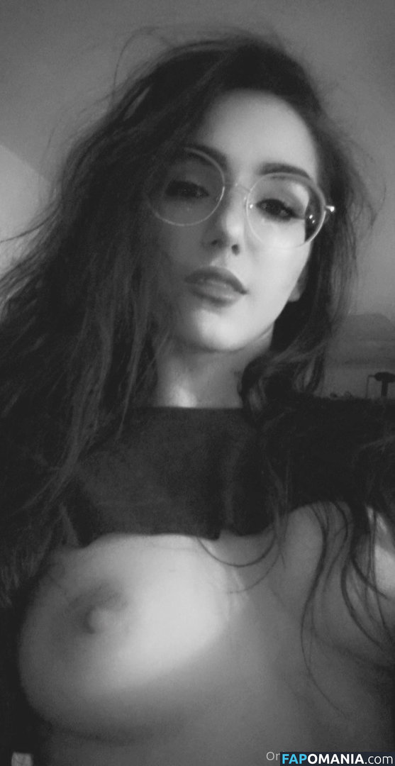 aevimari Naken OnlyFans  Läckta Foto #7