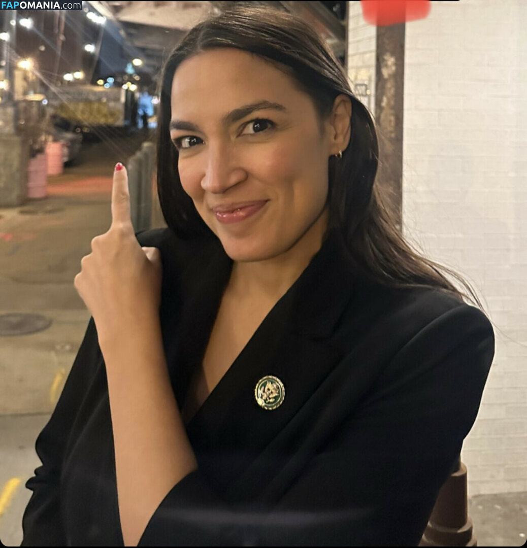 AOC / Alexandria Ocasio-Cortez Naken OnlyFans  Läckta Foto #55