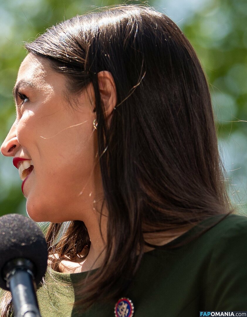 AOC / Alexandria Ocasio-Cortez Naken OnlyFans  Läckta Foto #131