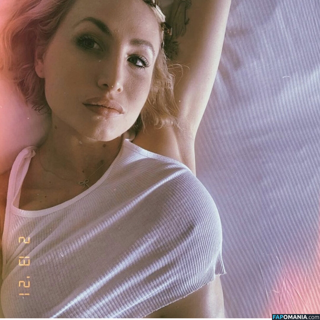 Ali Segel / Jason segels sister / alibaby90 Naken OnlyFans  Läckta Foto #1