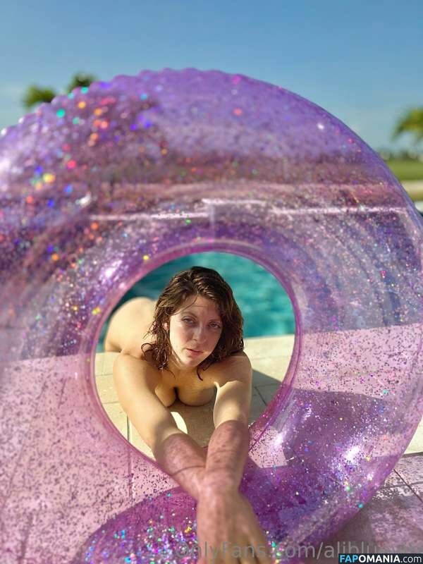 Polly Pocket / aliblue222 / nexttoblue / tinythicums Naken OnlyFans  Läckta Foto #5