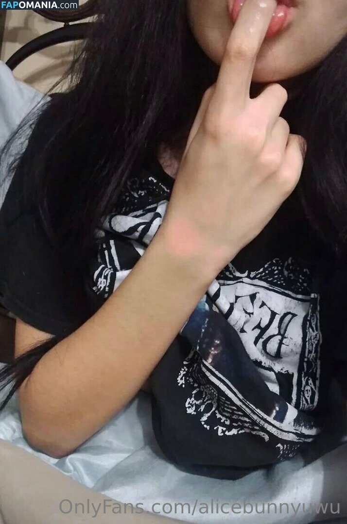 alicebluwu / alicebunnyuwu Naken OnlyFans  Läckta Foto #6