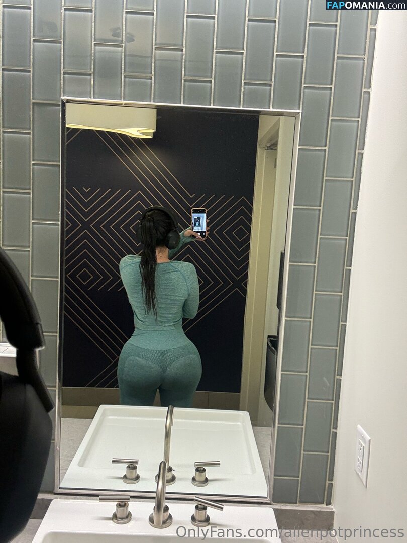 AlienPotPrincess / _alienpotprincess_ Naken OnlyFans  Läckta Foto #4