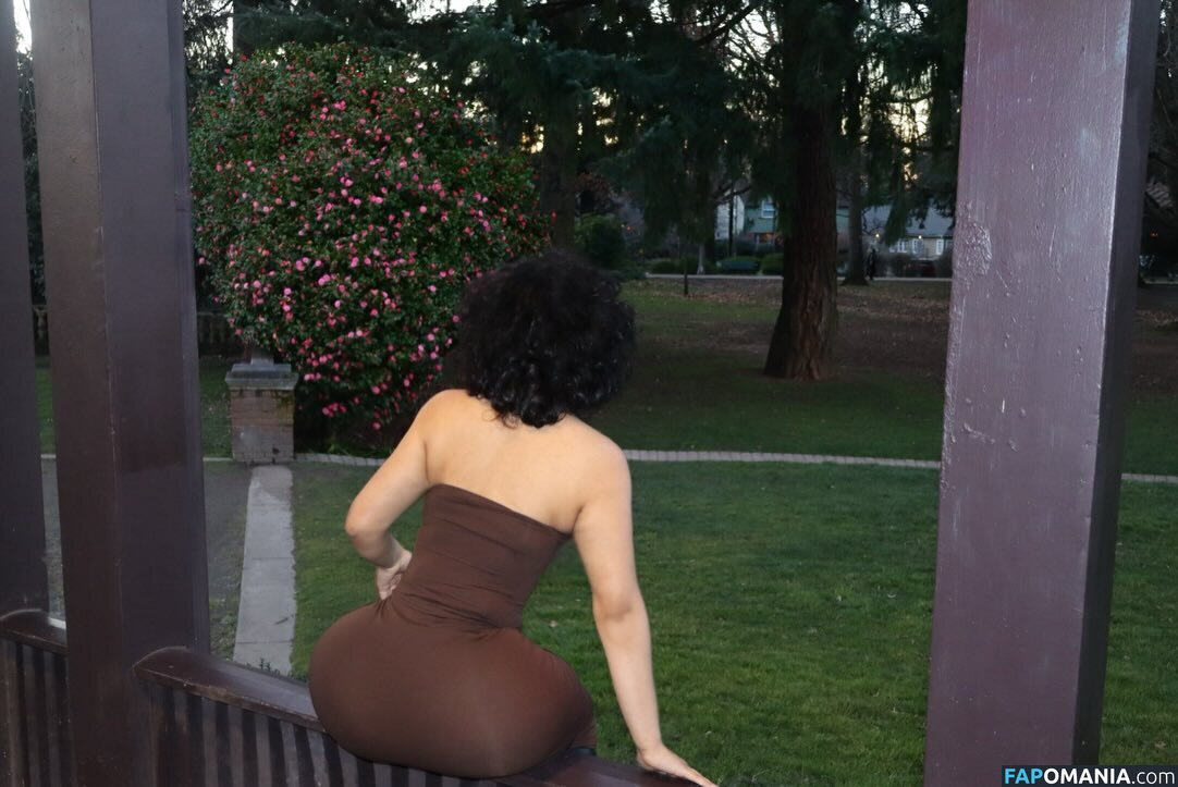 aliiyarose / aliyah1819 / rosebaby1819 Naken OnlyFans  Läckta Foto #2