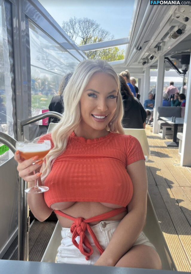 Amber McCall / ambermccallxoxx Naken OnlyFans  Läckta Foto #1