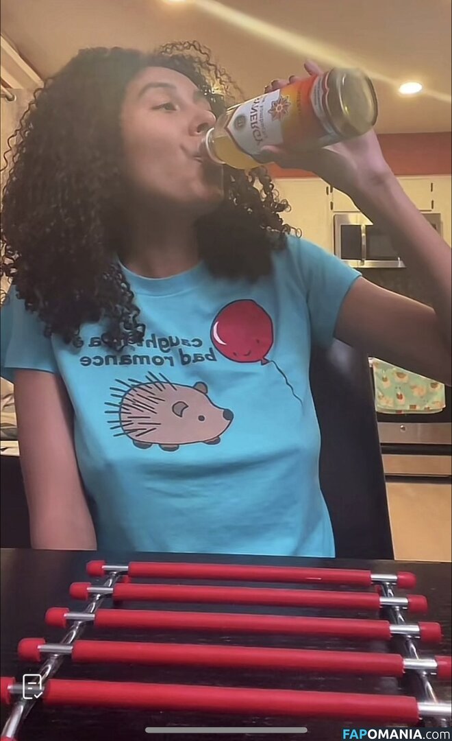 amerasia Naken OnlyFans  Läckta Foto #1