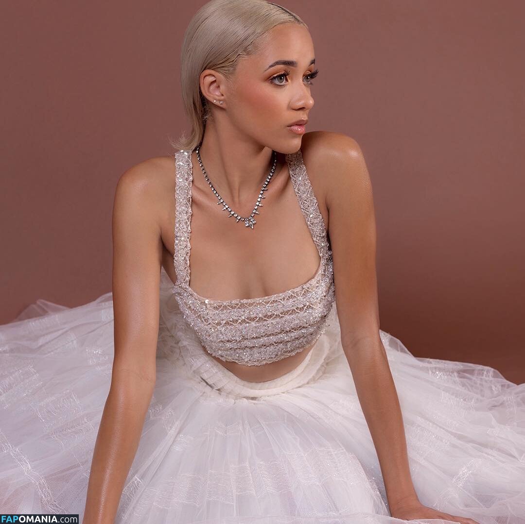 Amirah J Naken OnlyFans  Läckta Foto #2