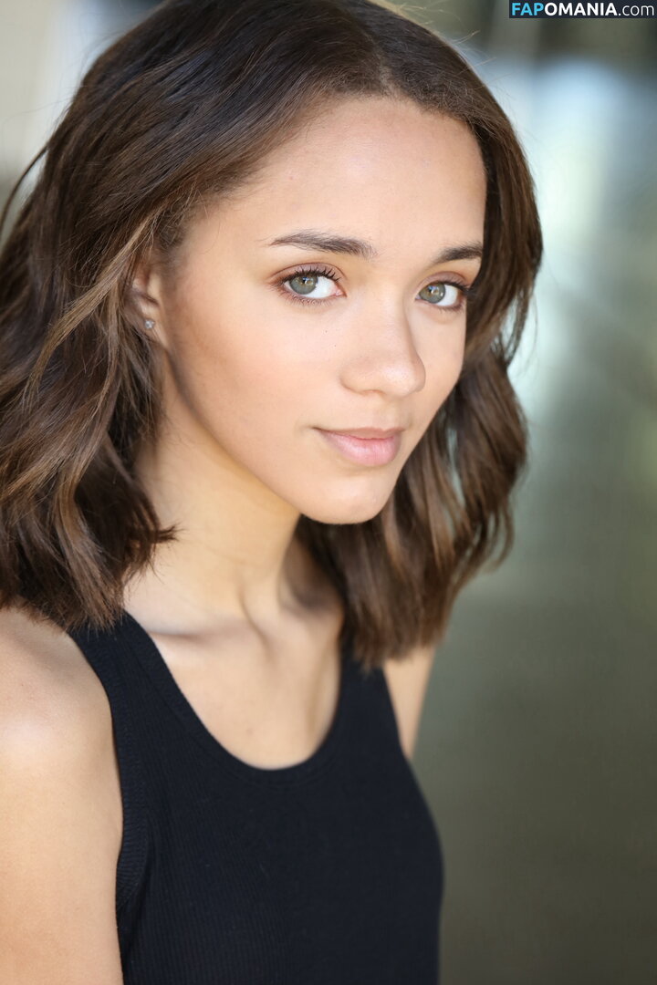 Amirah J Naken OnlyFans  Läckta Foto #4