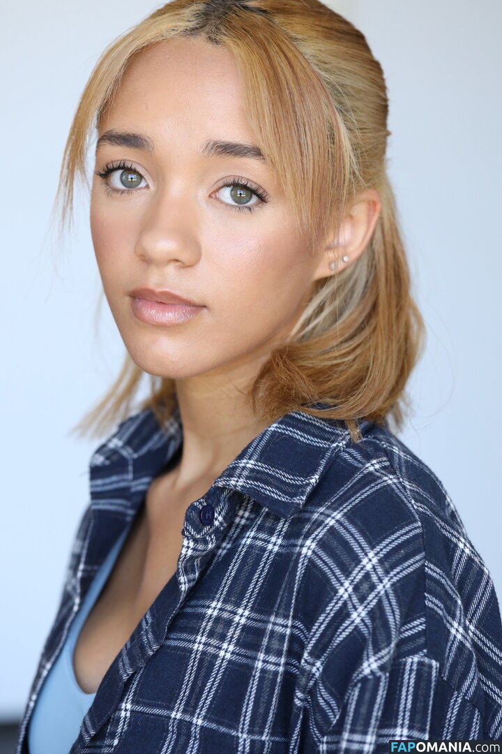 Amirah J Naken OnlyFans  Läckta Foto #5