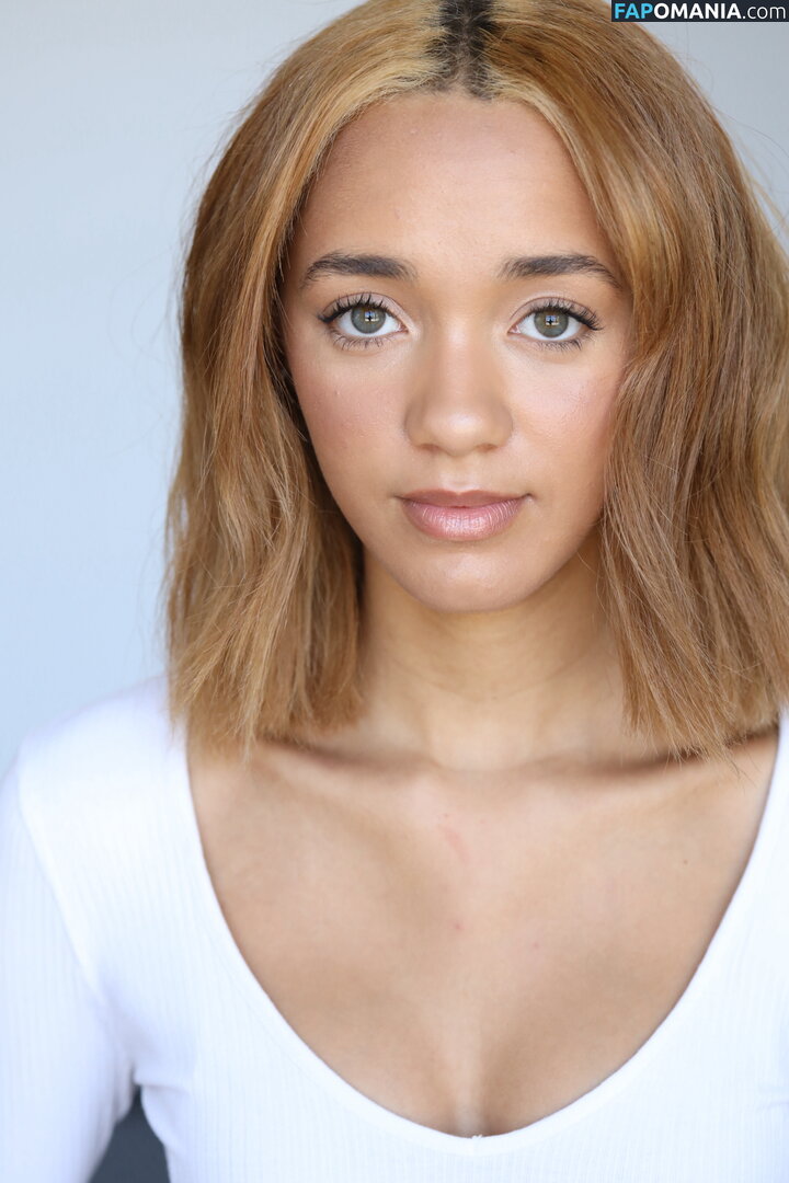 Amirah J Naken OnlyFans  Läckta Foto #12