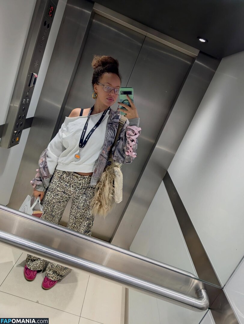 AmyMoretsele Naken OnlyFans  Läckta Foto #4