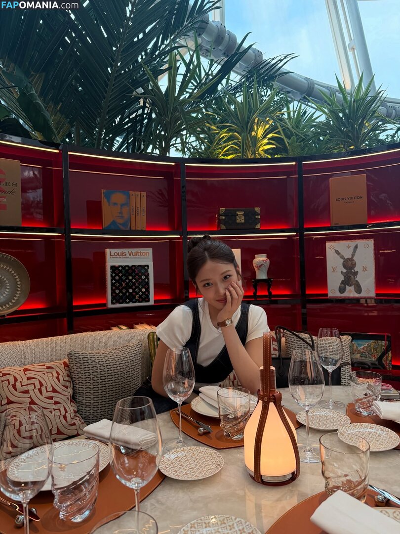 An IVE / An Yujin 안유진 | / _yujin_an Naken OnlyFans  Läckta Foto #1