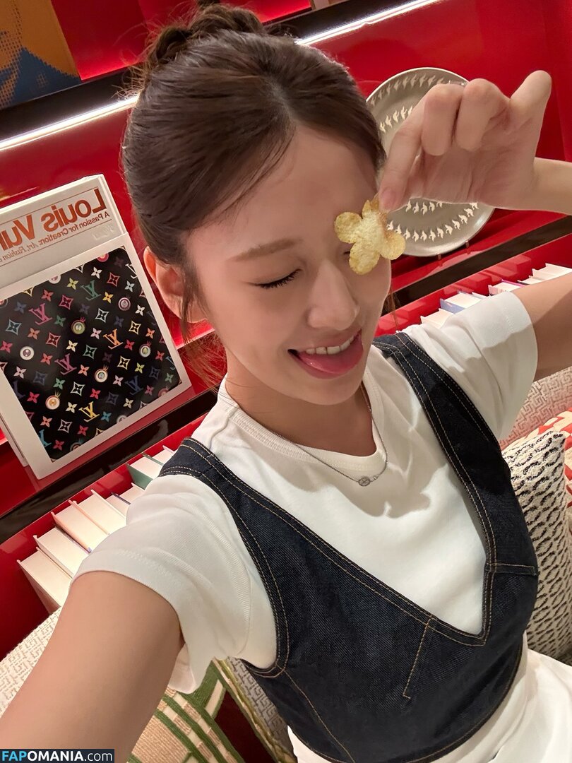 An IVE / An Yujin 안유진 | / _yujin_an Naken OnlyFans  Läckta Foto #5