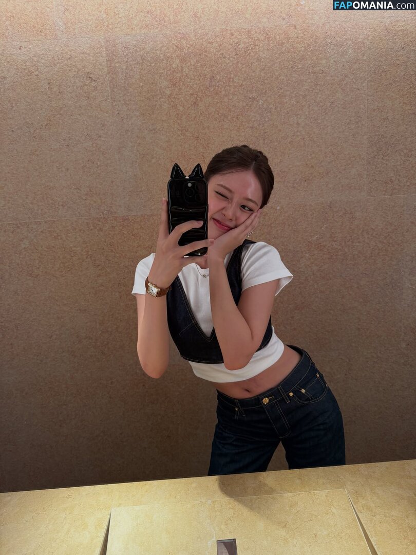 An IVE / An Yujin 안유진 | / _yujin_an Naken OnlyFans  Läckta Foto #6