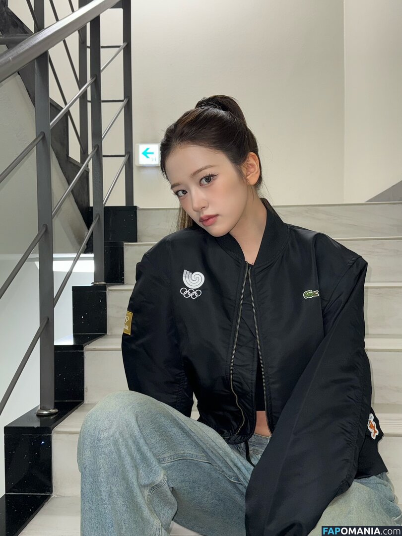 An IVE / An Yujin 안유진 | / _yujin_an Naken OnlyFans  Läckta Foto #10