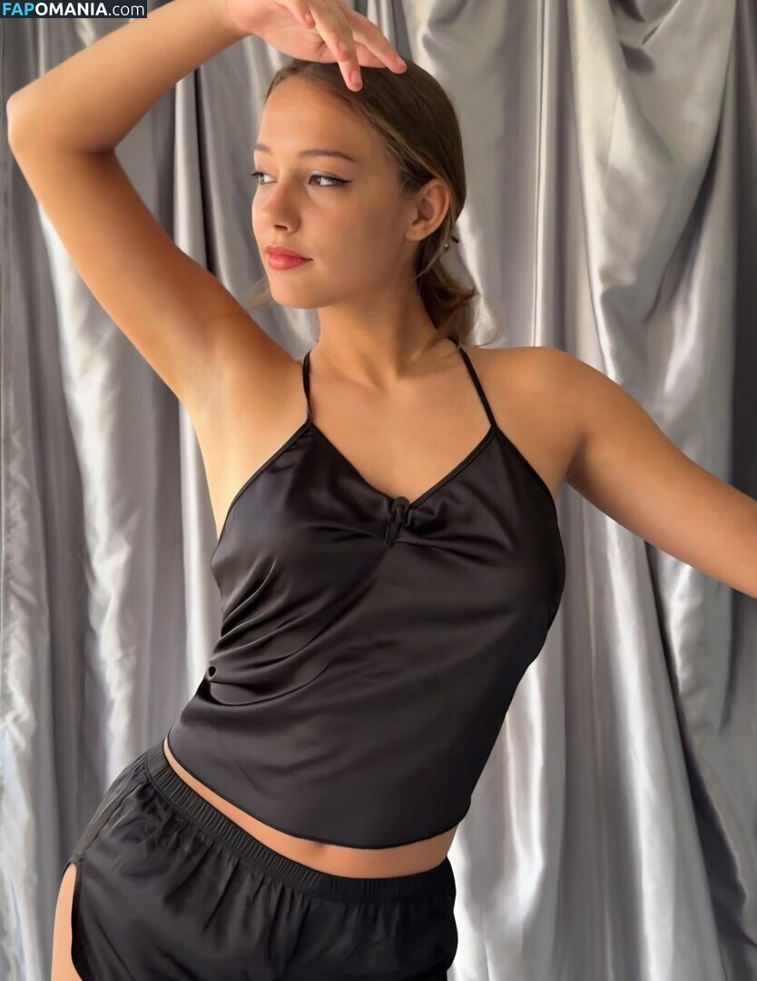 Anfisaria Riazhkina / Odd-Crab8566 / anfisaria Naken OnlyFans  Läckta Foto #8