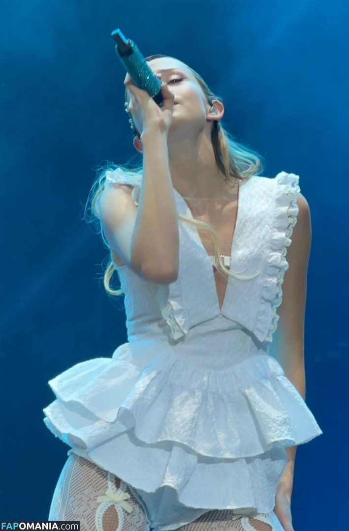 Angèle Naken OnlyFans  Läckta Foto #19