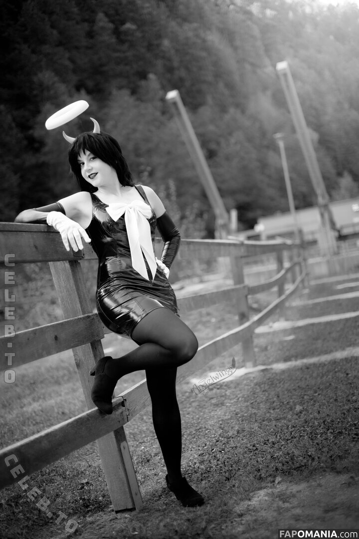 Angelwings_Cos Naken OnlyFans  Läckta Foto #2