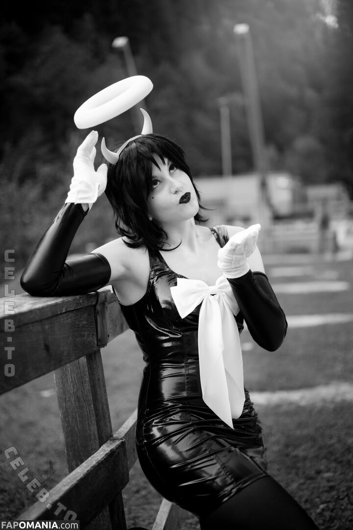 Angelwings_Cos Naken OnlyFans  Läckta Foto #3