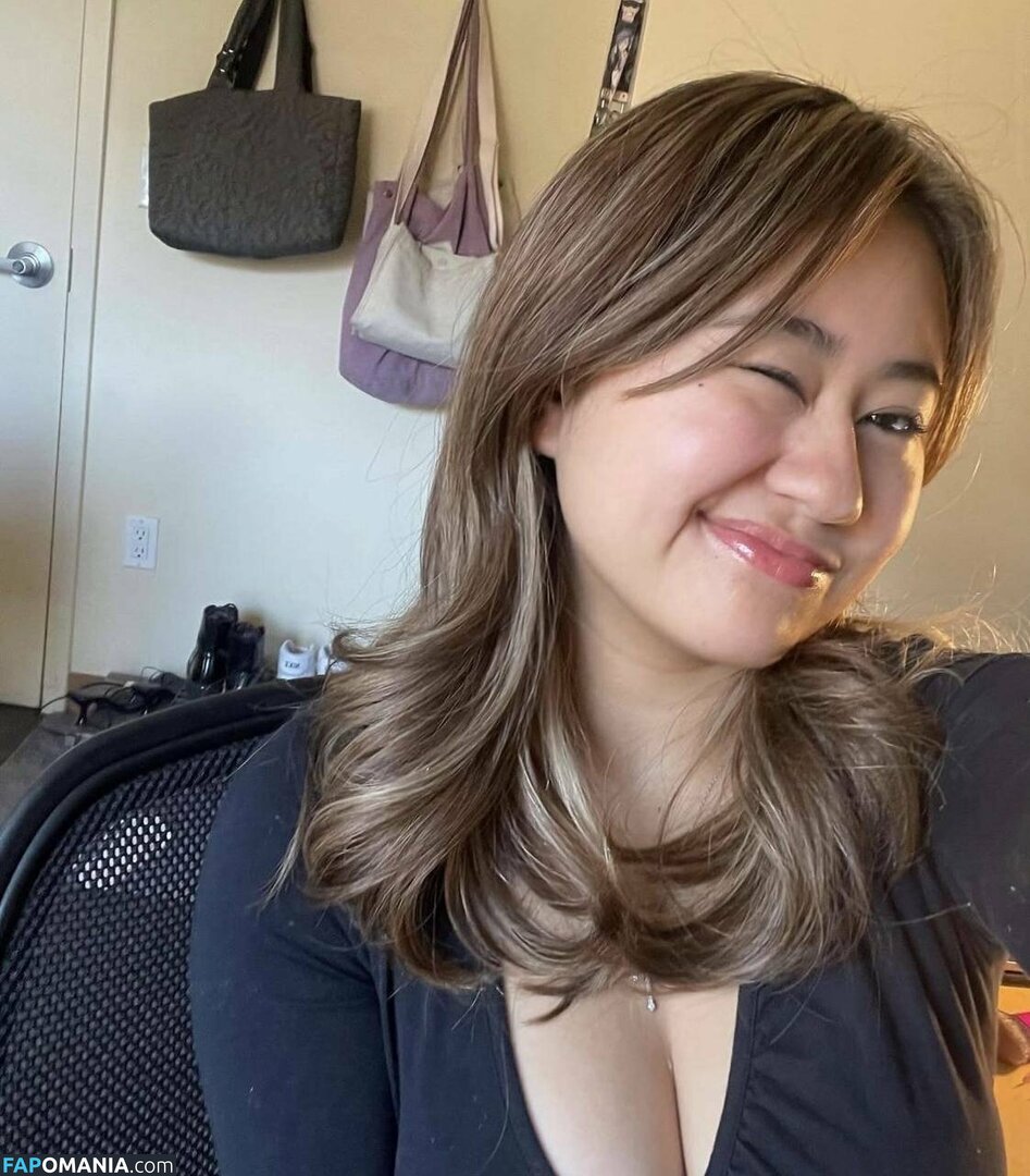 Angie Nguyen Naken OnlyFans  Läckta Foto #3