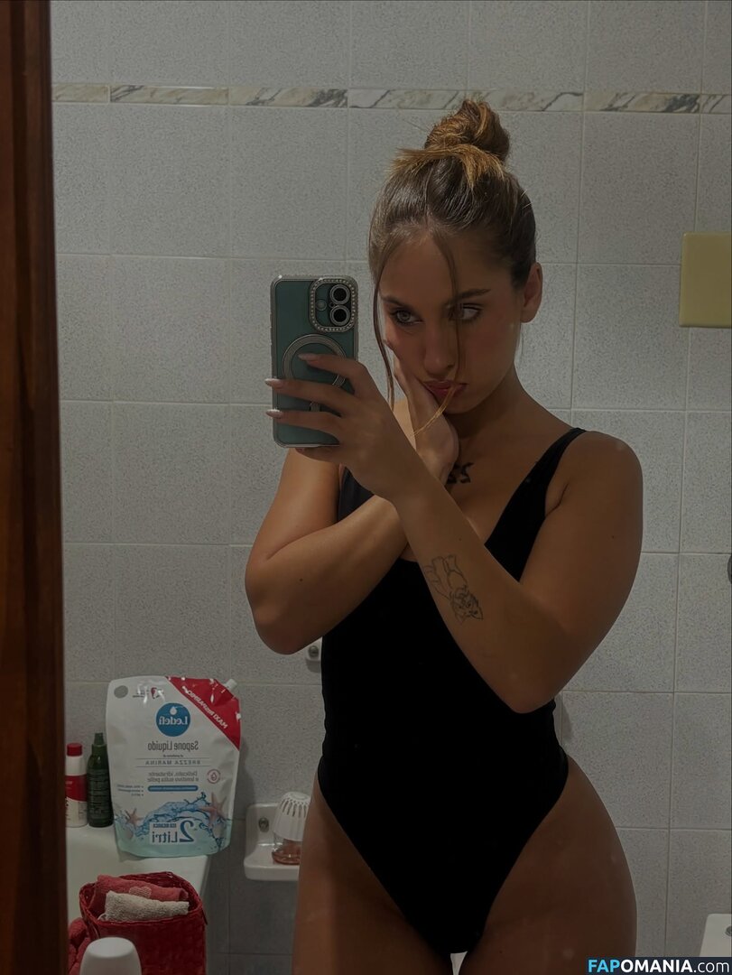 Annalisa Derelitto / itsvlisa Naken OnlyFans  Läckta Foto #3