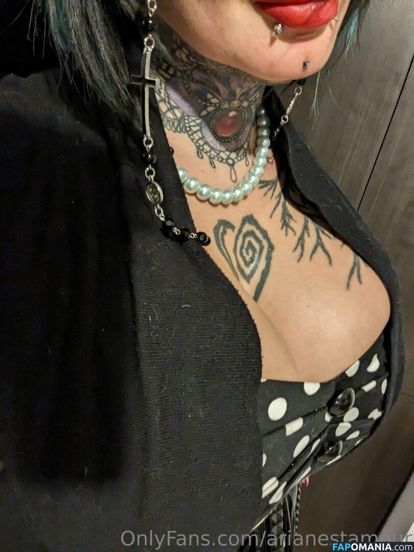 Ariane Saint Amour / ariane_st.amour / arianestamour Naken OnlyFans  Läckta Foto #7