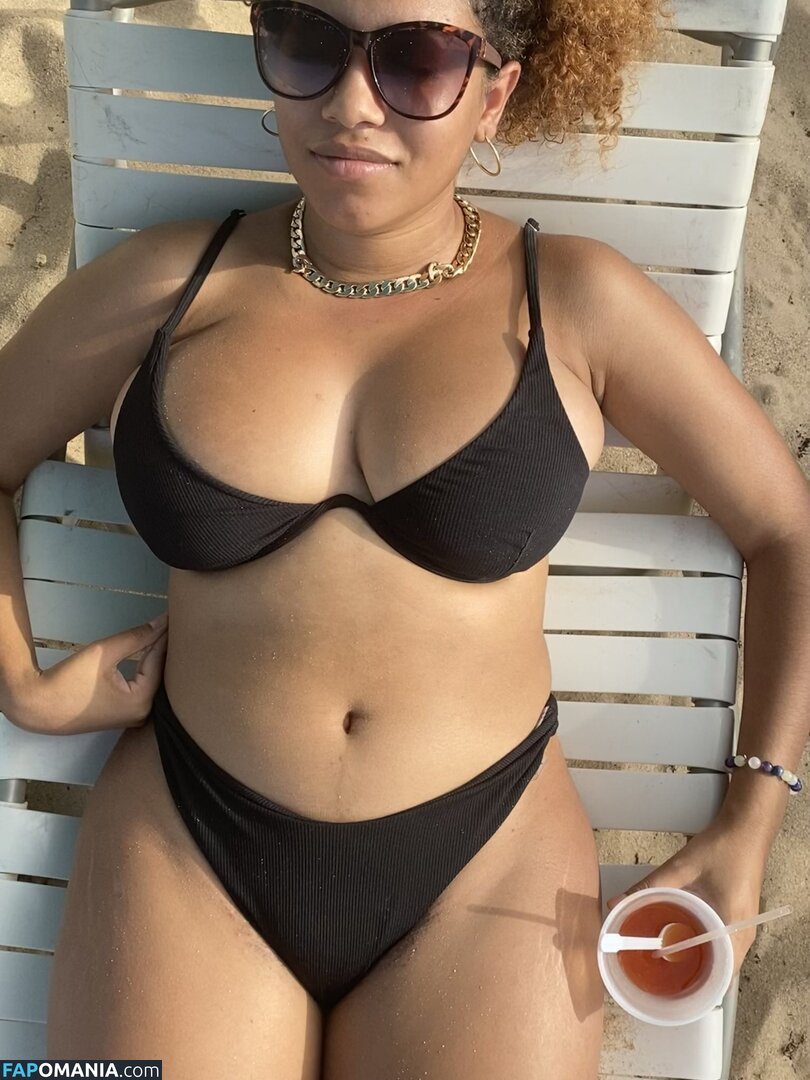 arietalia Naken OnlyFans  Läckta Foto #3