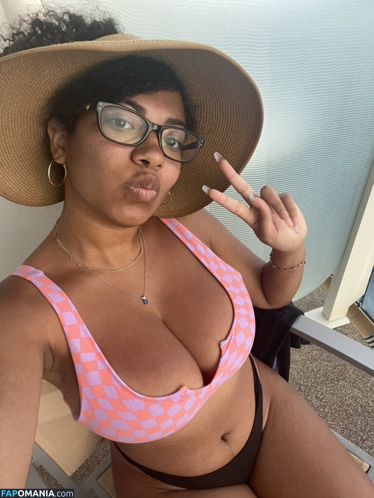 arietalia Naken OnlyFans  Läckta Foto #5