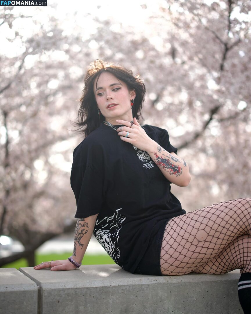 Athena Grimes / athena.grimes_ / athena__grimes / athena_grimes / athenagrimes Naken OnlyFans  Läckta Foto #8